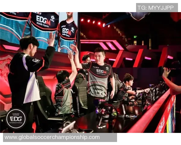 和平精英赛事分析：深入探讨EDG战队的战术实力与团队协作